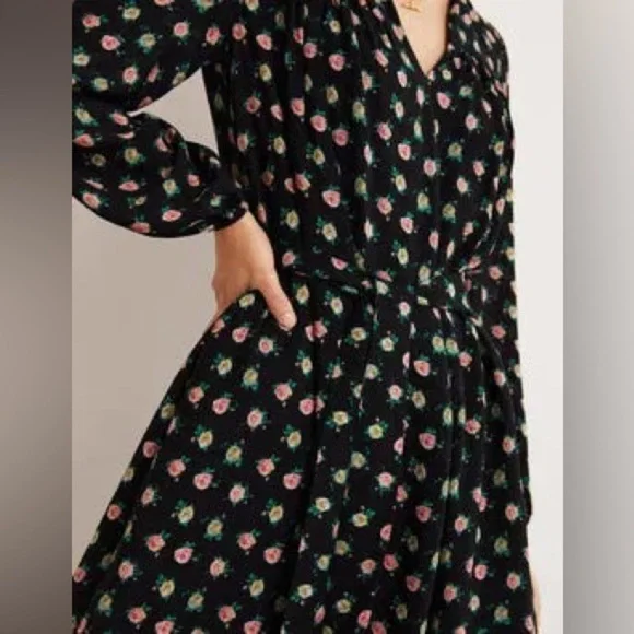 NWT Boden Gathered Yoke midi dress in black roses floral spring belted viscose - Picture 4 of 4
